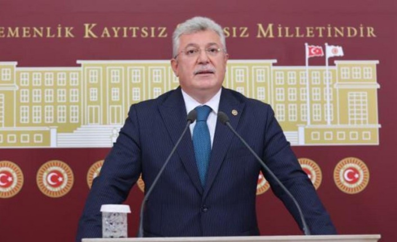 AK Parti Grup Başkanvekili Akbaşoğlu,  EYT platformu temsilcileri ile görüştü