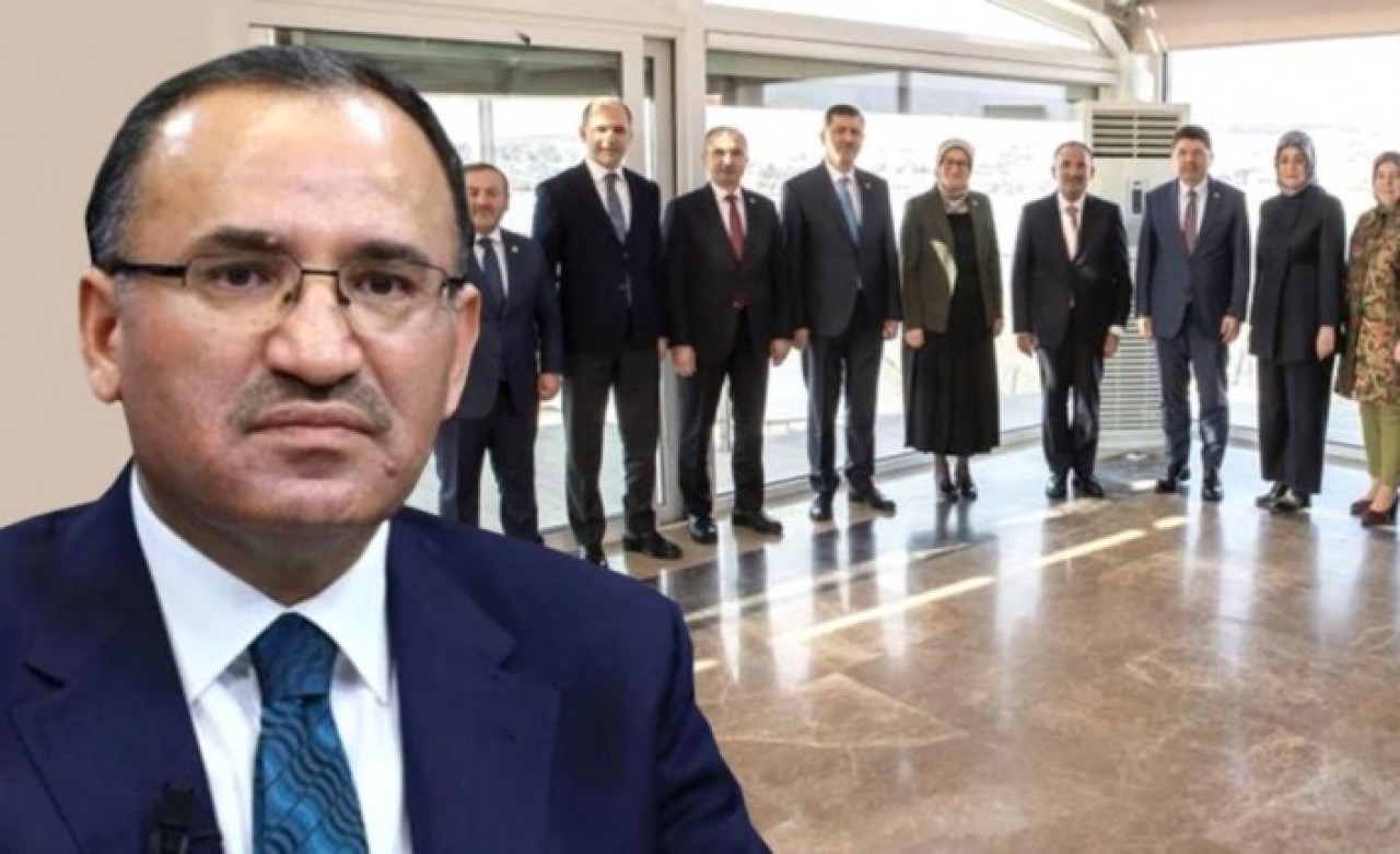 AK Partili isimleri ağırlayan Bakan Bozdağ bürokratları uyardı: 'Bunu yapmayanı görevden alırım'