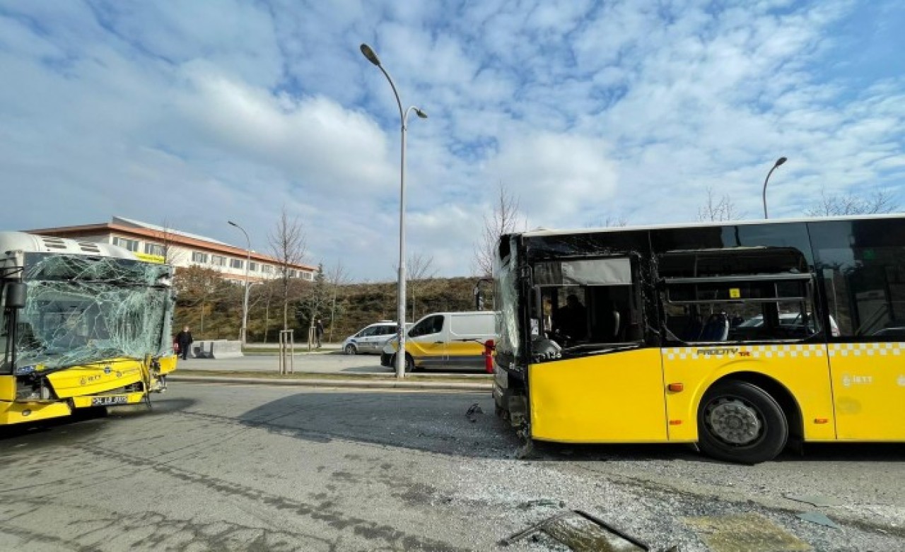 İETT otobüsleri kafa kafaya çarpıştı: 6 yaralı