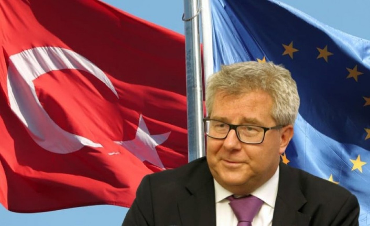 Başkan Czarnecki'den çarpıcı açıklama: Türkiye Avrupa'da iç savaşı önledi!
