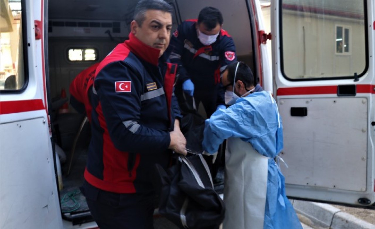 Burdur'da facia: Ayşe Bekar öldü,  eşi Osman Bekar tedavi altında