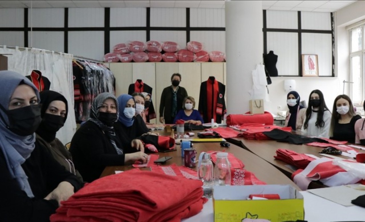 Cübbe diken eller aile bütçesine katkı sağlıyor