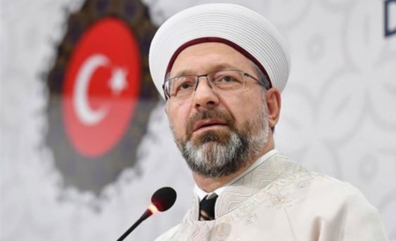 Diyanet İşleri Başkanı Erbaş'tan sigara açıklaması