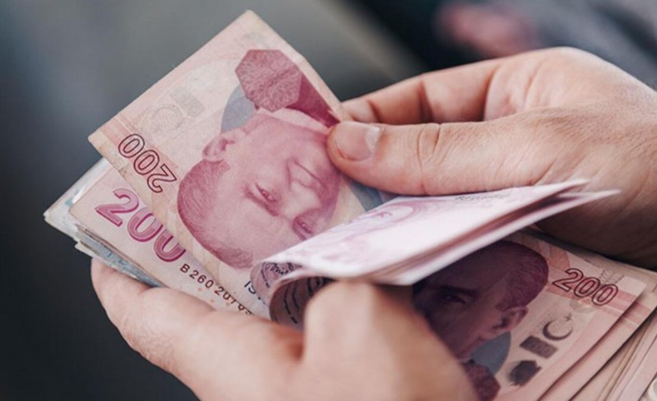 Emeklilerin yüzünü güldürecek zam! Bayram ikramiyesi 4 bin liraya çıkacak iddiası