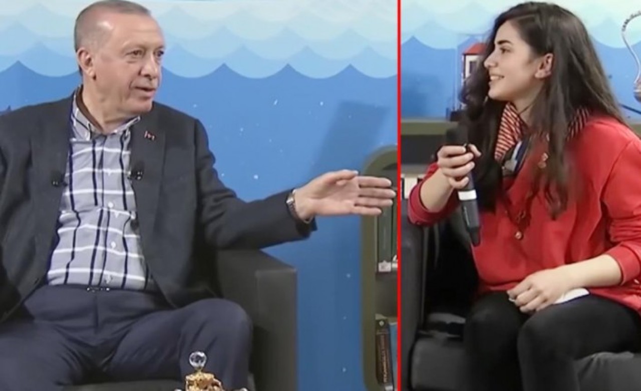 Gençlerle buluşan Cumhurbaşkanı Erdoğan,  yanındaki genç kızın kim olduğunu öğrenince şaşkınlığını gizleyemedi
