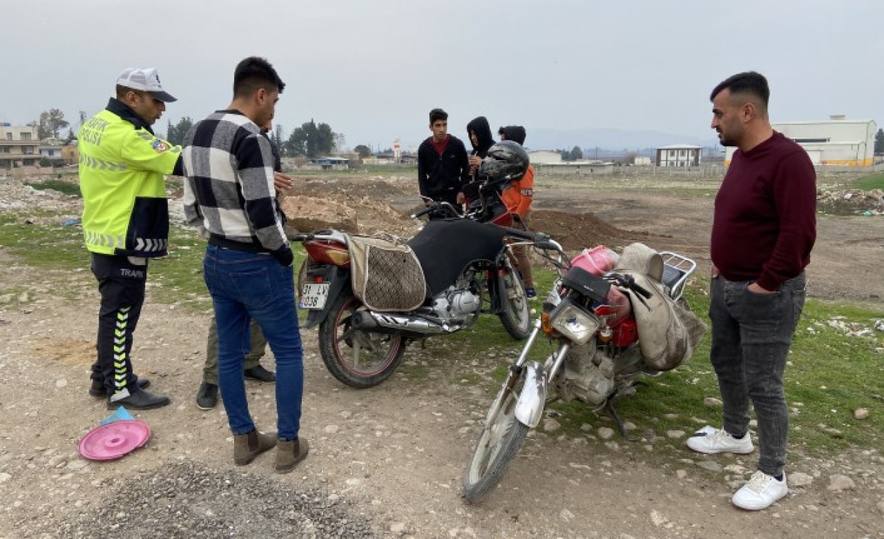 Hatay'da motosikletler çarpıştı: Göçgel Karateke öldü