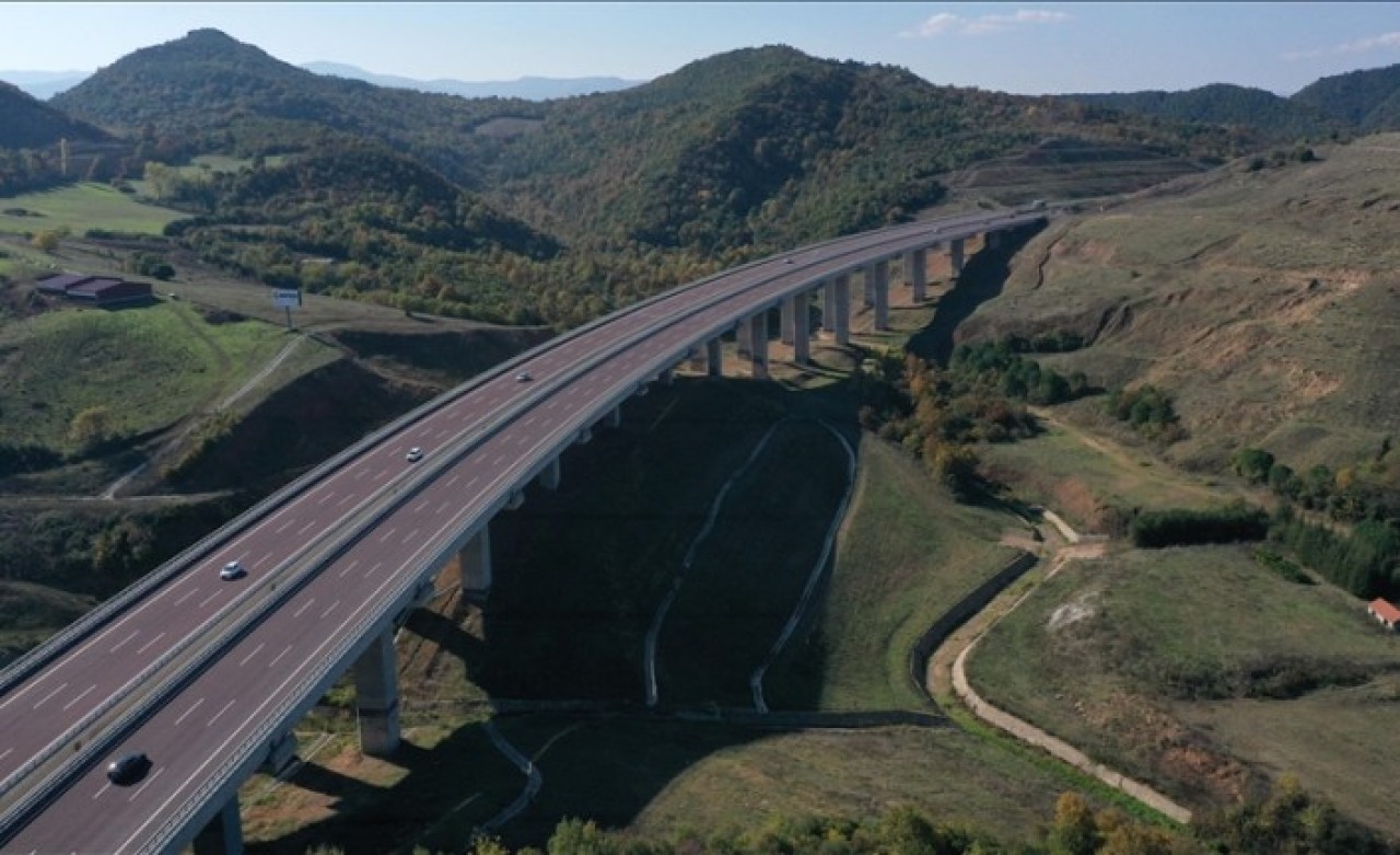 İstanbul-İzmir Otoyolu hem ulaşımı kısalttı hem de yeni yatırımların önünü açtı