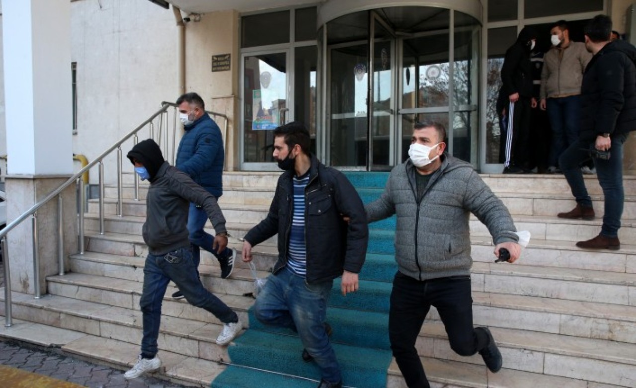 Kayseri'de aralarında firari hükümlülerin de bulunduğu 20 kişi yakalandı