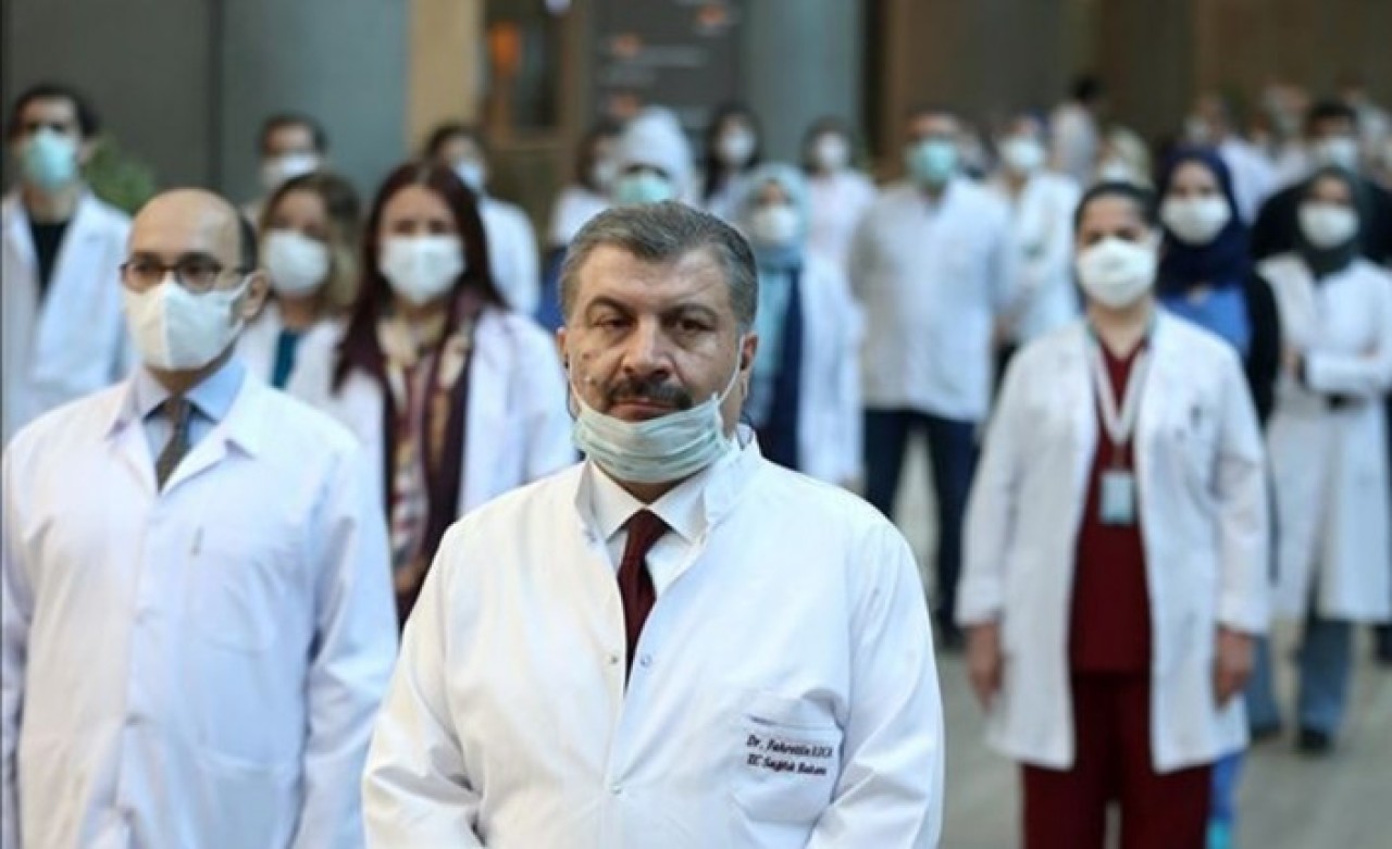 Maske zorunluluğu kalkacak mı? Bakan Koca açıkladı