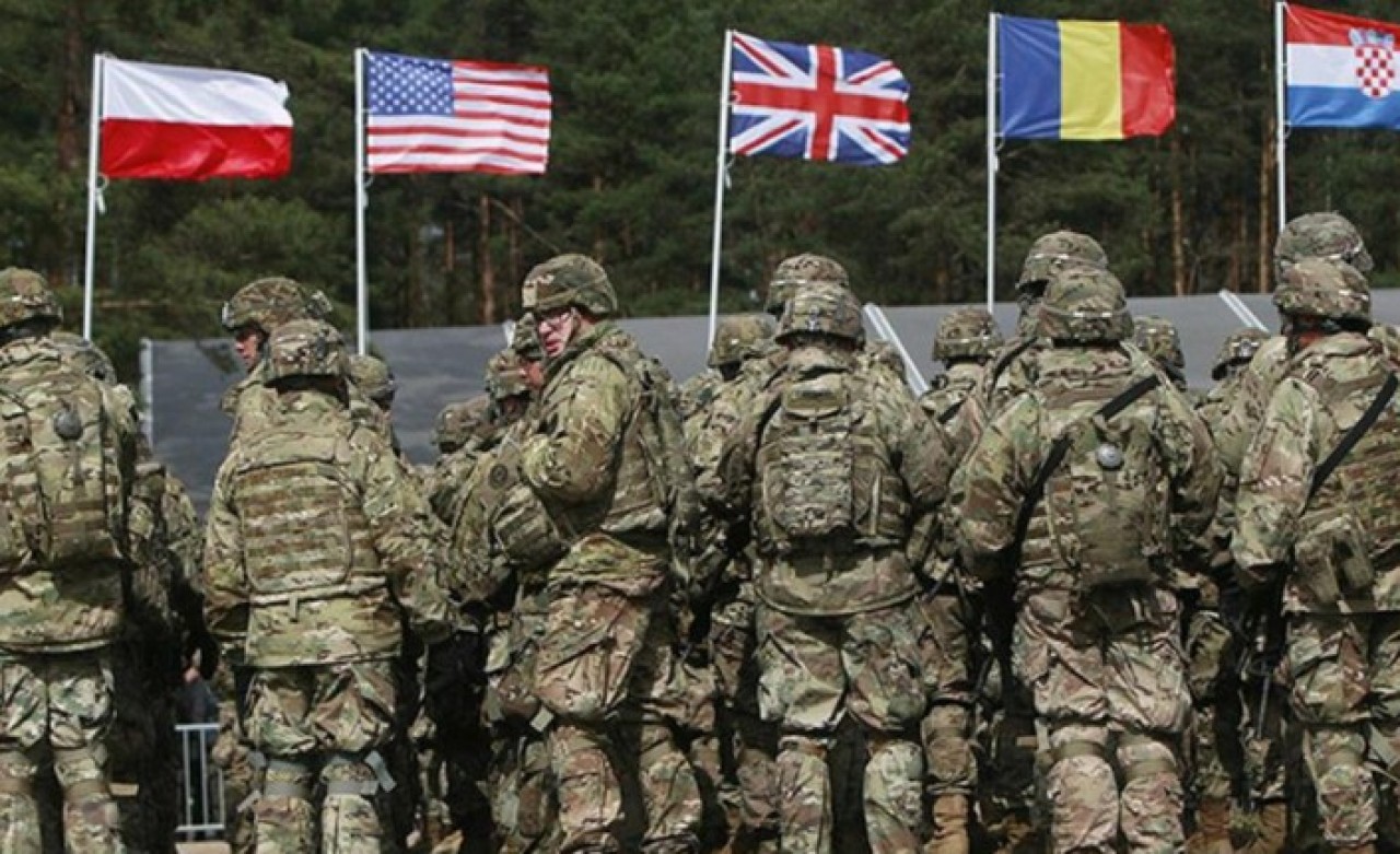 NATO,  Doğu Avrupa'ya asker gönderiyor: 100 savaş uçağı,  3 uçak gemisi,  120 savaş gemisi