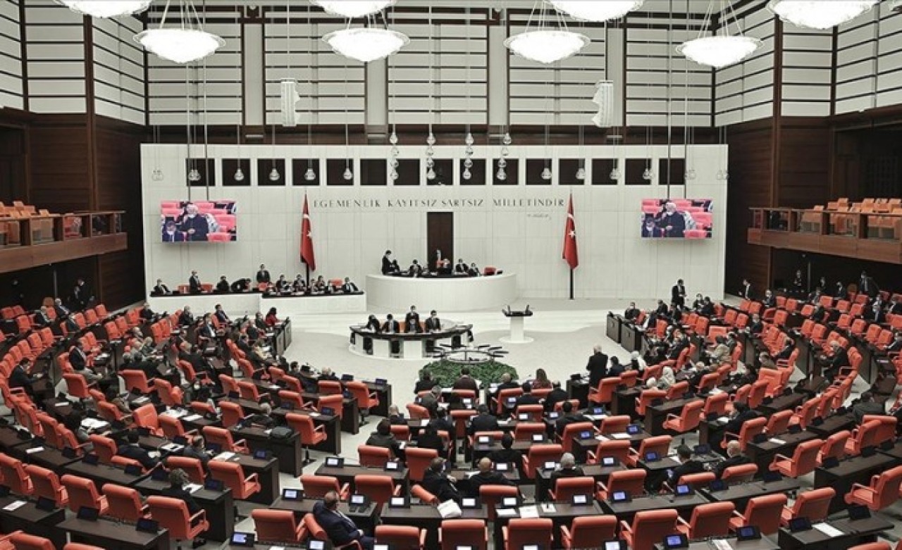 TBMM Genel Kurulunda yasalaştı! Uzman ve başöğretmenlerin tazminatları ne kadar artacak?