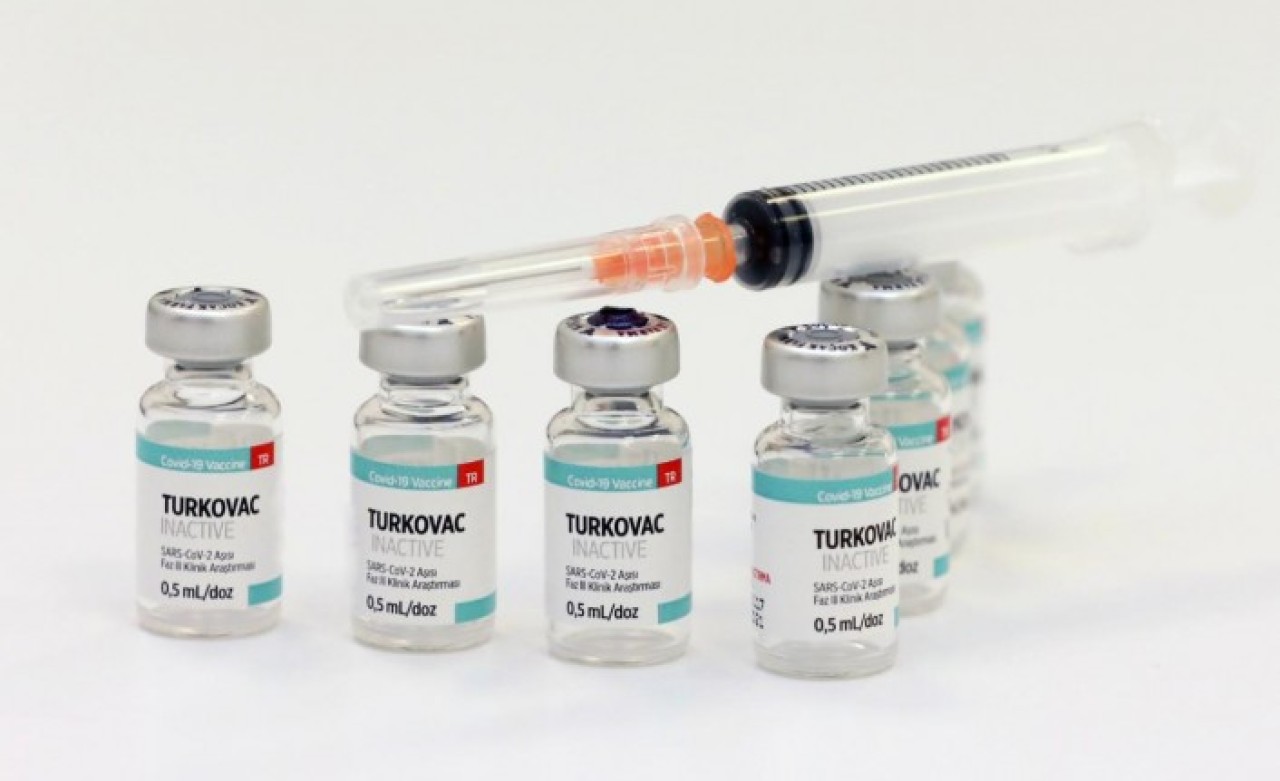Sağlık Bakanı Koca,  TURKOVAC'ın 81 ilde uygulanmaya başlandığını bildirdi