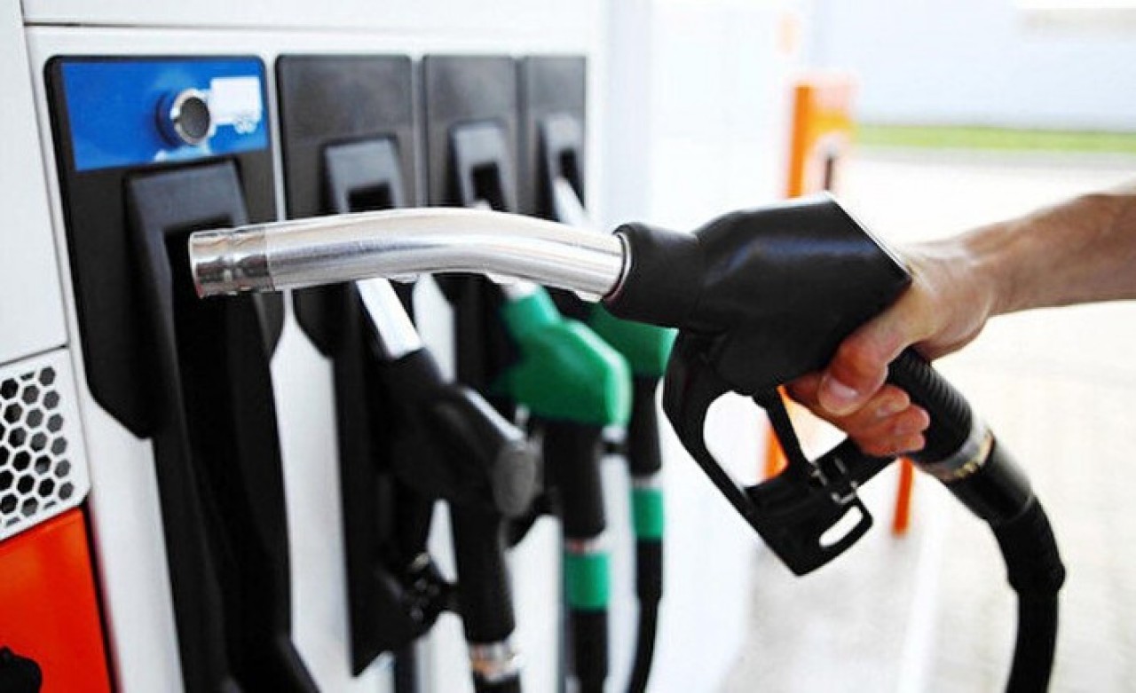 6. iş gününde 6. defa: Benzine ve motorine bu gece de büyük zam geliyor! Bakın kaç lira olacak?