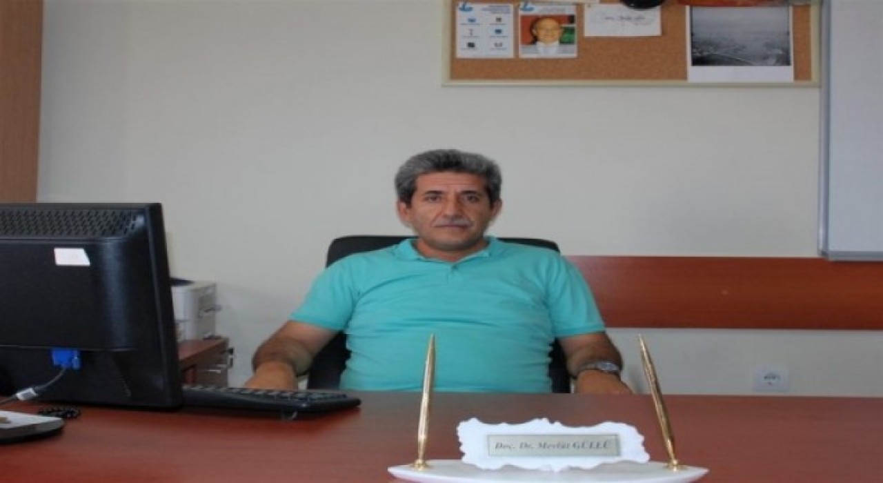 Afyonkarahisar'da mezarlıkta define kazısı yaparken yakalanan bakın kim çıktı: Prof. Dr. Mevlüt Güllü