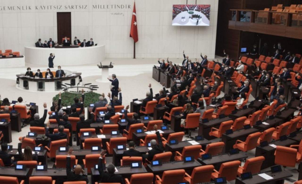 AK Parti ve MHP'den ortak düzenleme! Seçim barajı için karar verildi