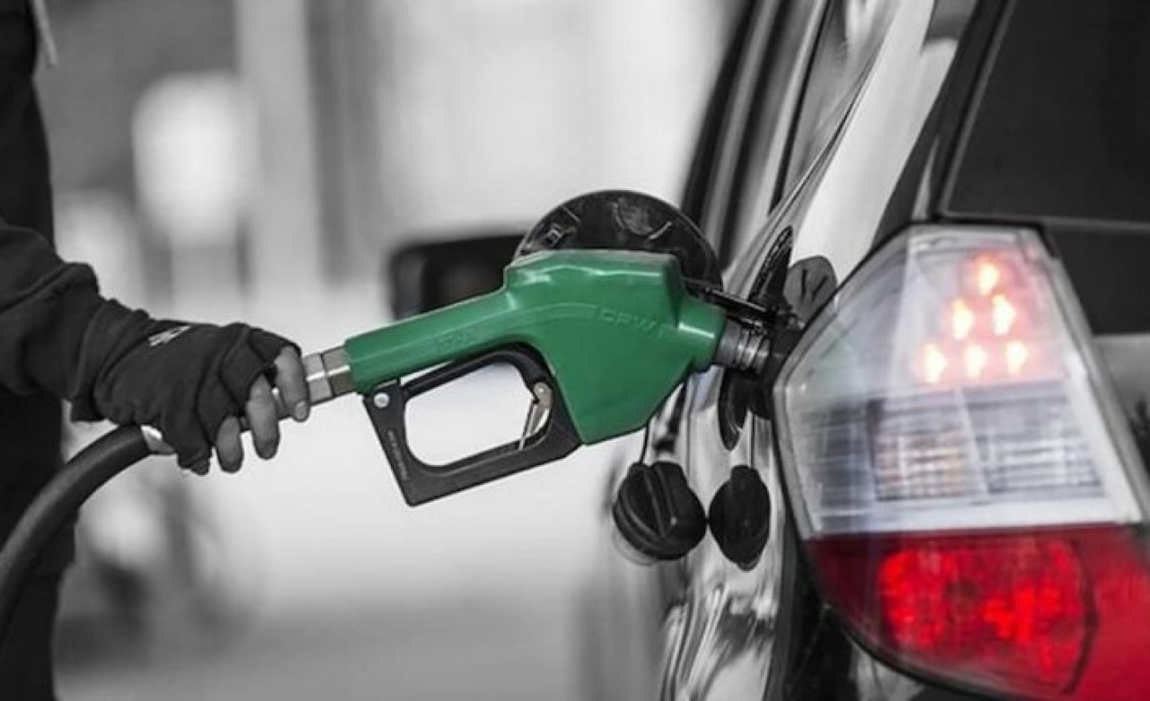 Akaryakıta bir zam daha