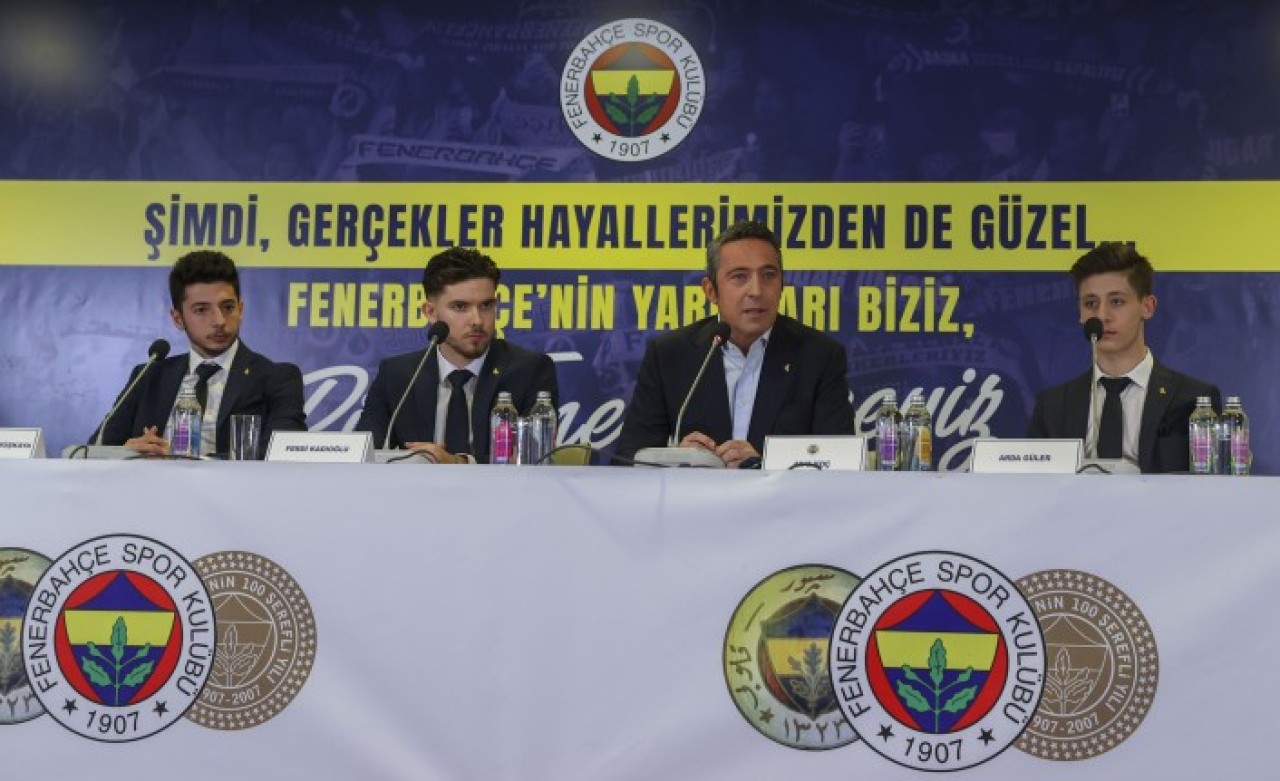 Ali Koç,  6 genç futbolcu için düzenlenen imza töreninde konuştu: Yeni hoca açıklaması