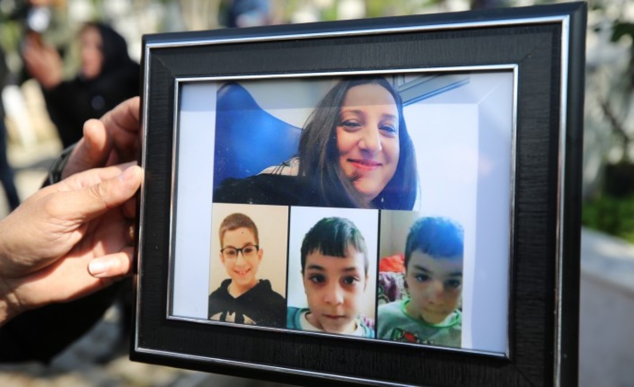 Almanya'da yangında ölen Ebru Turan Sollwedel ve 3 çocuğu Bodrum'da toprağa verildi