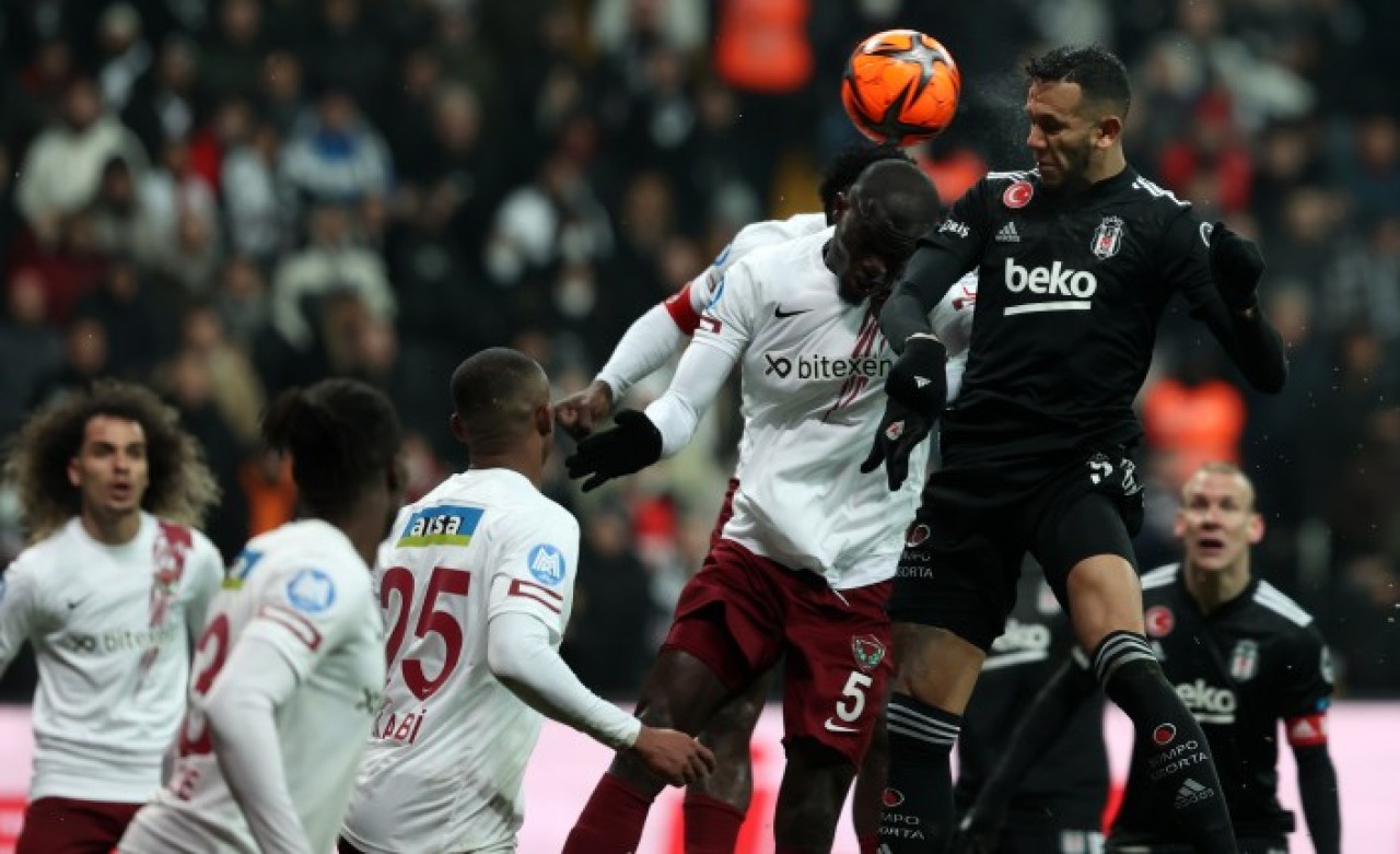 Beşiktaş-Hatayspor: Kar yağışı altında kıran kırana!