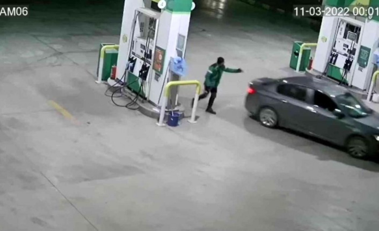 Bu da benzin hırsızlığı: Turgutlu'da otomobilin deposunu doldurtup kaçan 3 kişi yakalandı