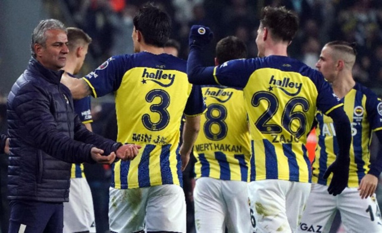 Fenerbahçe'de ilk ayrılık: Genç yıldız gidiyor,  yerine eski Galatasaraylı geliyor!