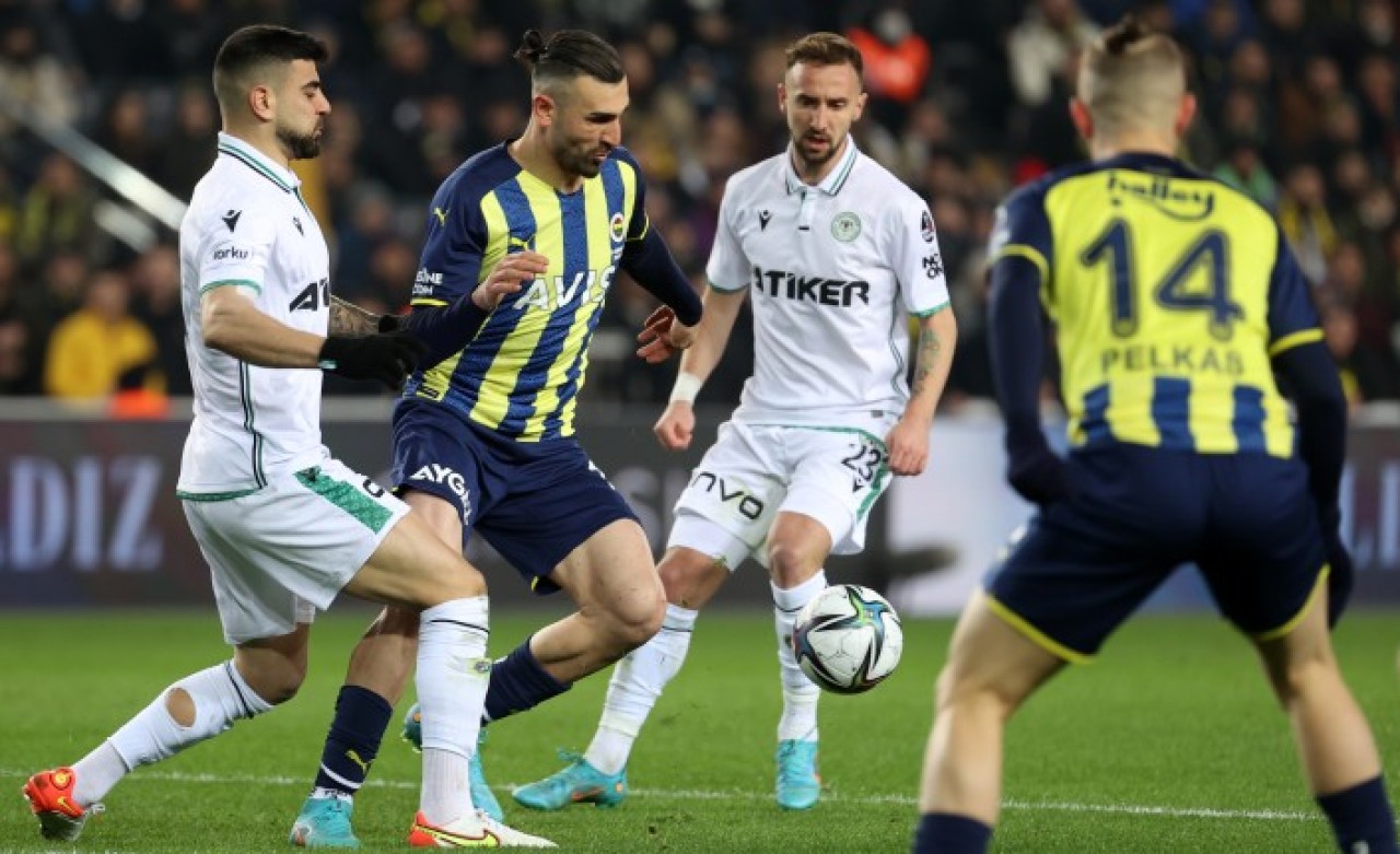 Fenerbahçe,  Konyaspor'u devirdi: Lig ikinciliği için dev adım