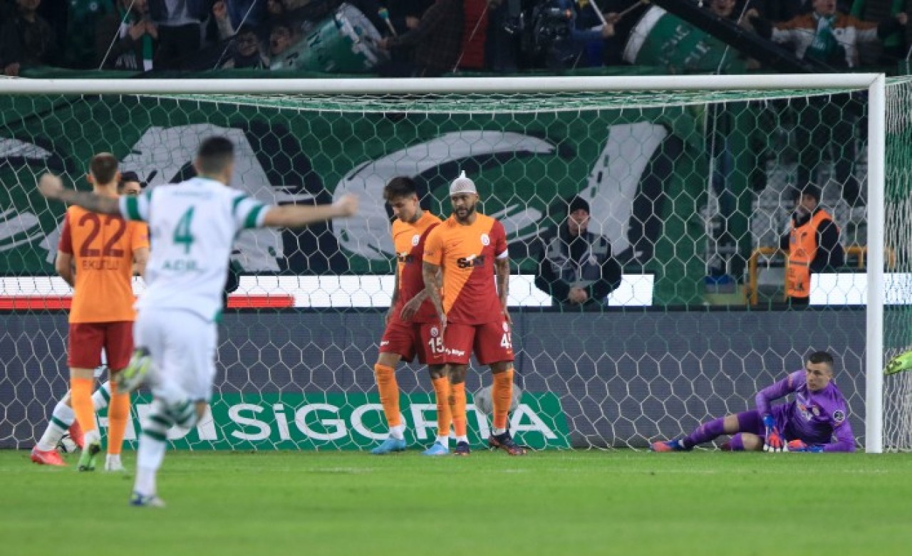 Galatasaray,  Konya'da 20 dakikada yerle bir oldu