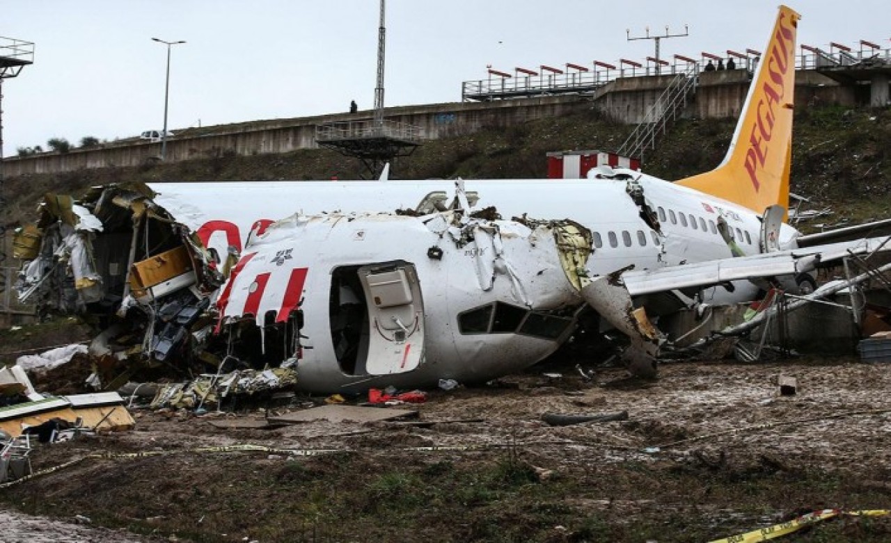 İzmir-İstanbul seferinde pistten çıkan ve 3 kişinin ölümüyle sonuçlanan uçak kazasında karakutu çözümlendi!