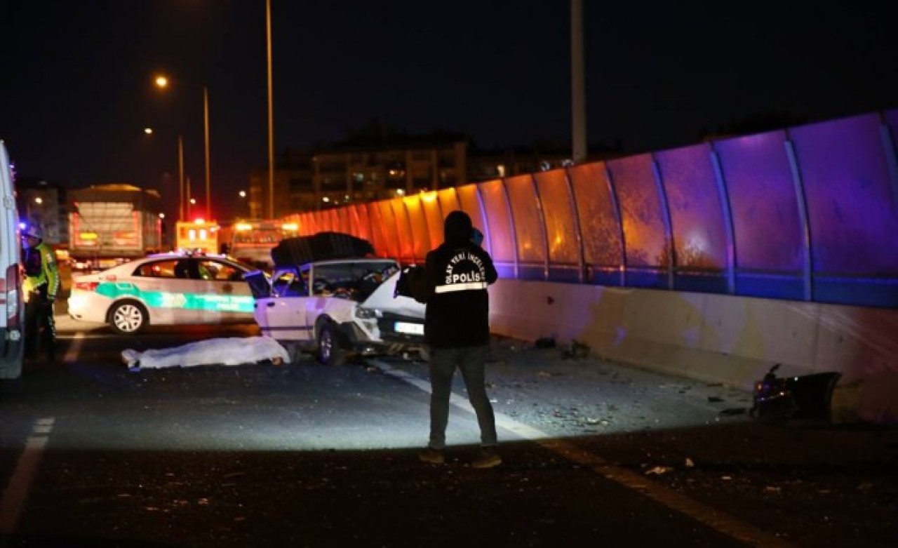 İzmir'de kaza: Servet Kaya öldü,  Ahmet Utku ve Haydar Canpolat yaralandı