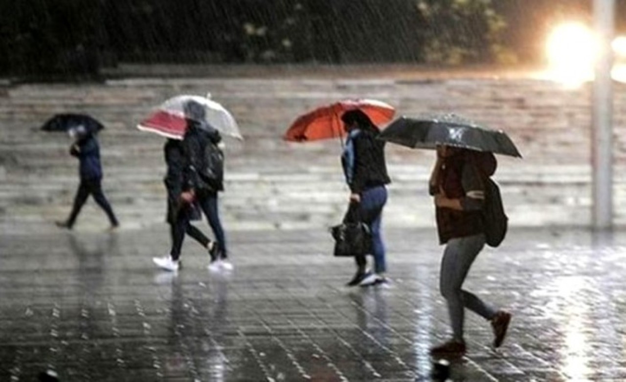 Meteoroloji açıkladı: Marmara,  Karadeniz ve Akdeniz'de sağanak,  5 ilde sel,  su baskını riski var