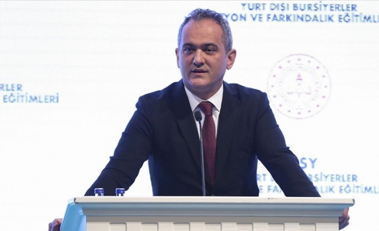 Milli Eğitim Bakanı Özer: Üstün başarılarla ülkemize döneceksiniz