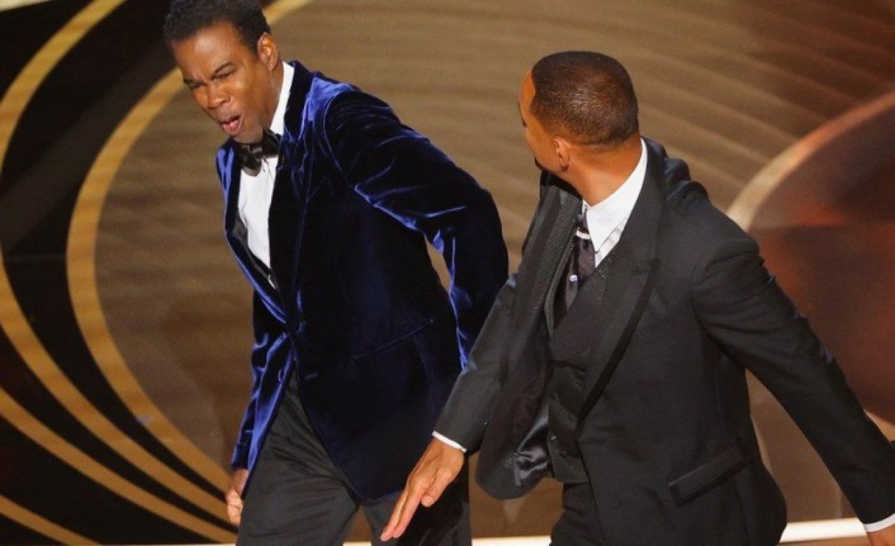 Oscar törenine karısıyla ilgili konuşulmasına kızan Will Smith'in Chris Rock'a attığı tokat damgasını vurdu
