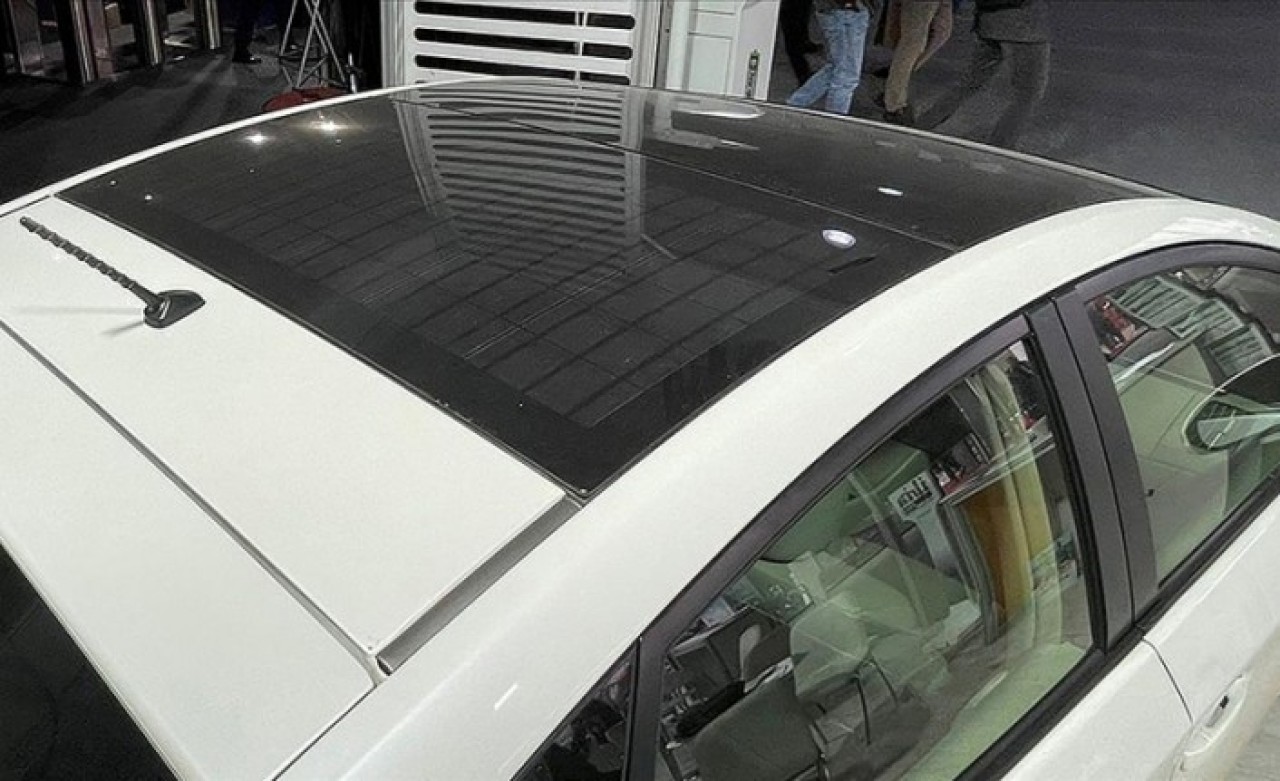 Otomobile entegre güneş paneliyle araç içi konfor artırılıyor