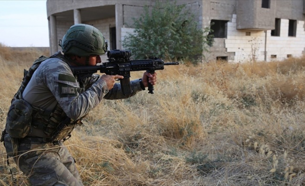 Taciz ateşi açan 12 terörist etkisiz hale getirildi