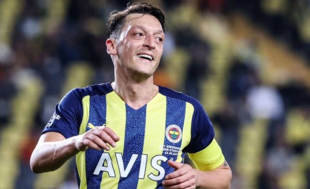 Takım arkadaşından Mesut Özil için olay suçlama