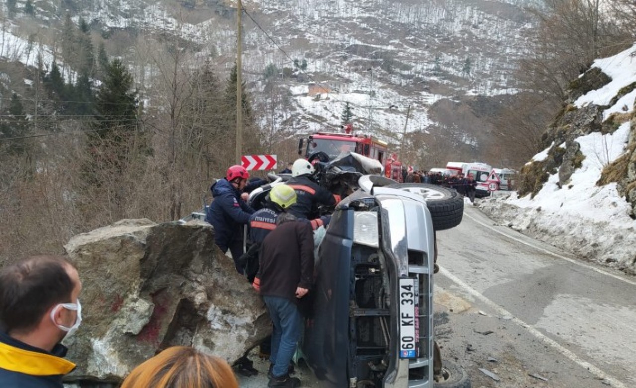 Trabzon'da korkunç olay: Üzerine kaya düşen kamyonetteki Fadime Yüksel,  Rahmi Yüksel,  Mehmet Uzuner ve Recep Uzuner öldü