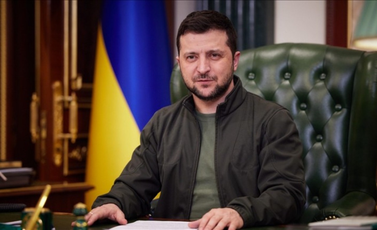 Ukrayna'da muhalefet partilerine balyoz: Zelenskiy hepsini yasakladı