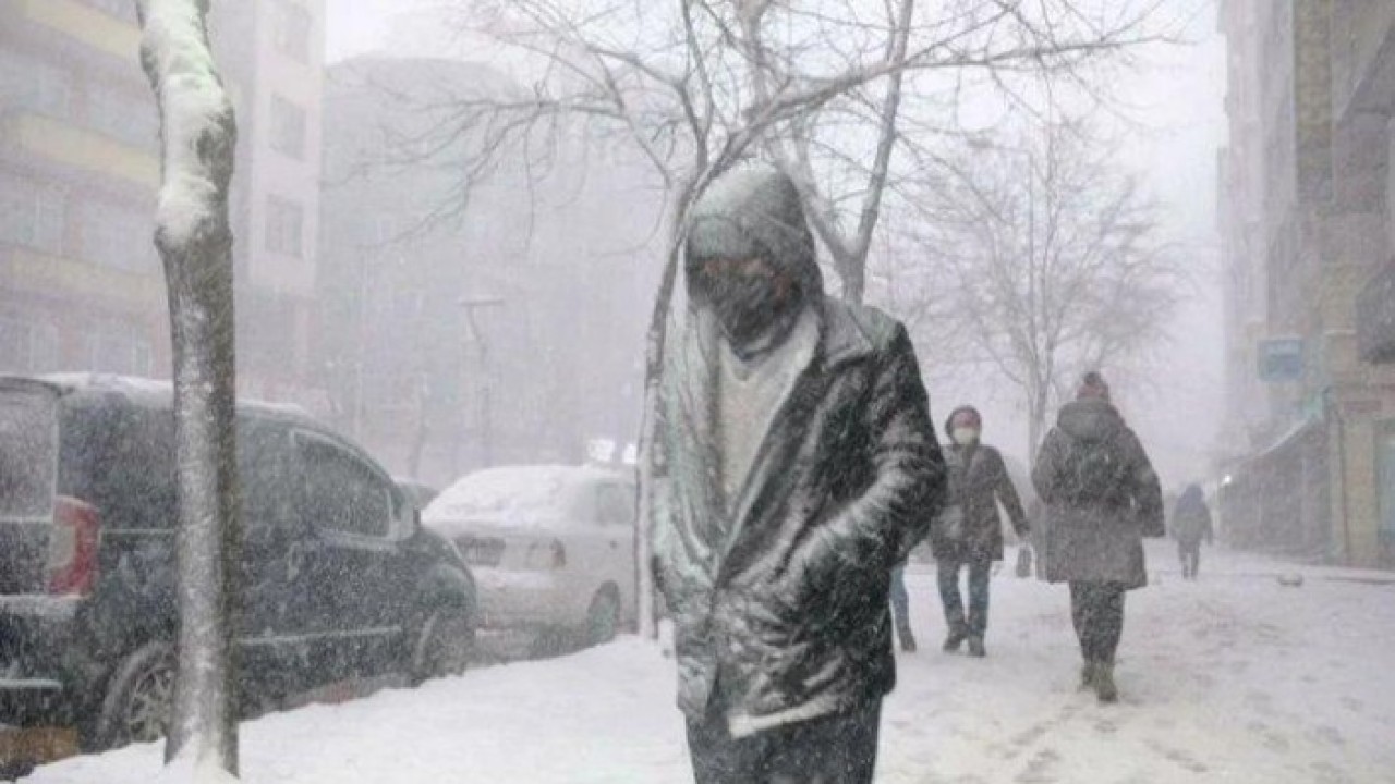 Vali Yerlikaya'dan İstanbul için flaş uyarı: Kuvvetli kar geliyor