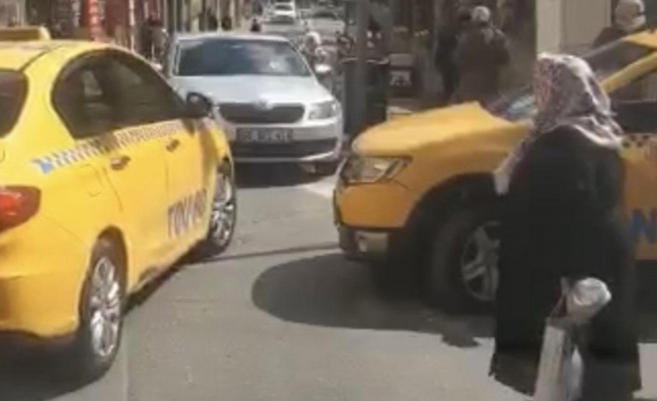 Yaşlı kadını aracına almayan taksicilere  ceza!