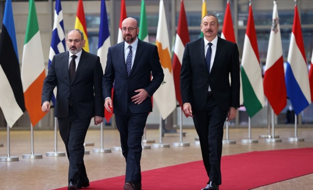 Azerbaycan: Brüksel'de Ermenistan'la barış için önemli adım atıldı