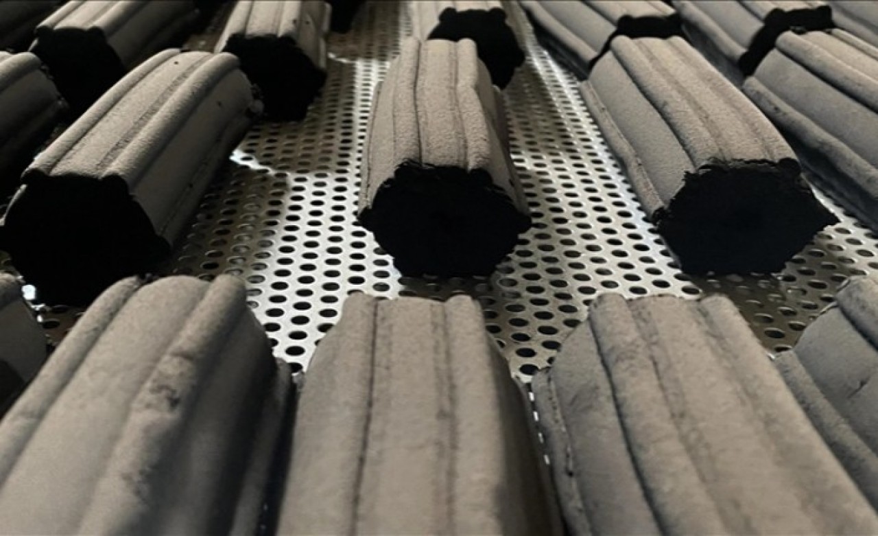 Çay çöpünden mangal kömürü üretimine başlandı