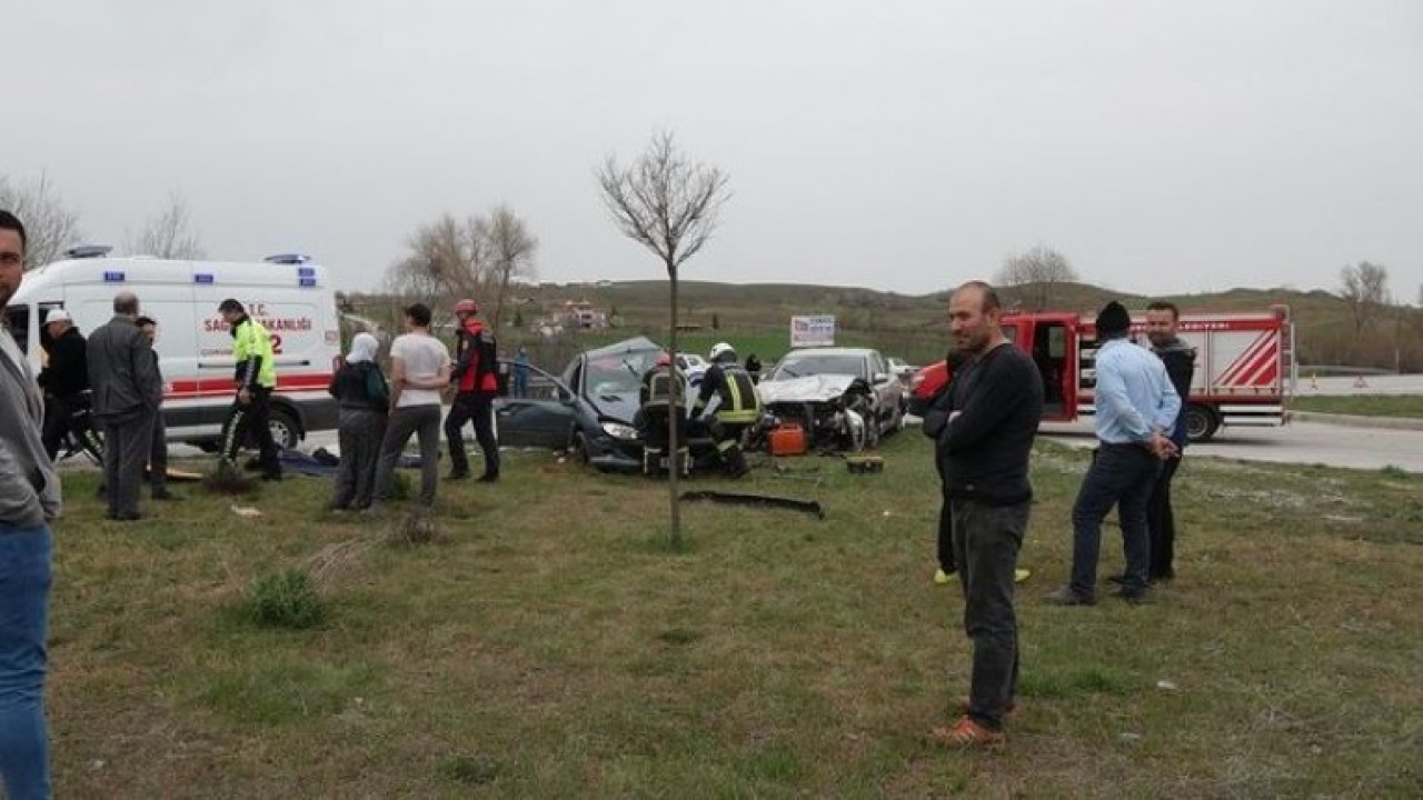 Çorum'da feci kaza: Bektaş Celepoğlu öldü,  5 kişi yaralı