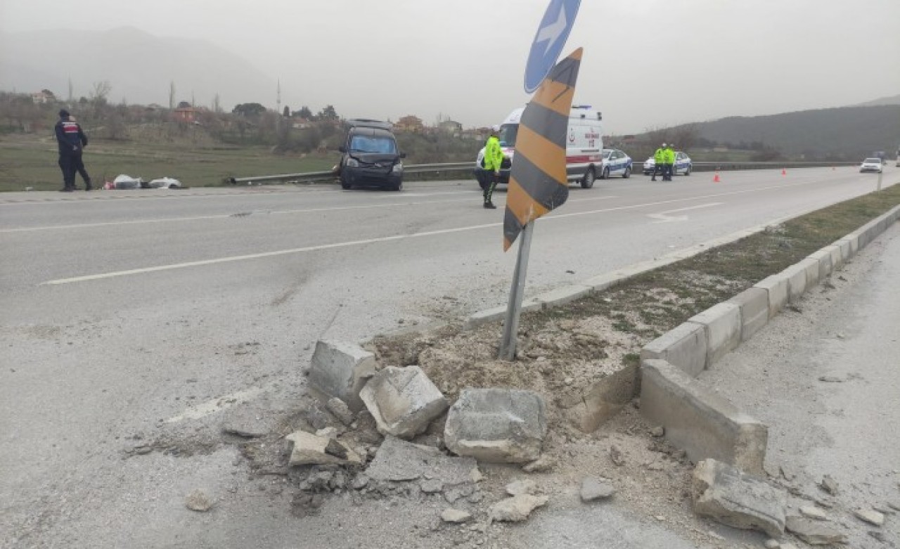 Çorum'da kaza: Ayşe Kırca öldü,  Arife Erzurum ve Sebile Terencioğlu yaralandı
