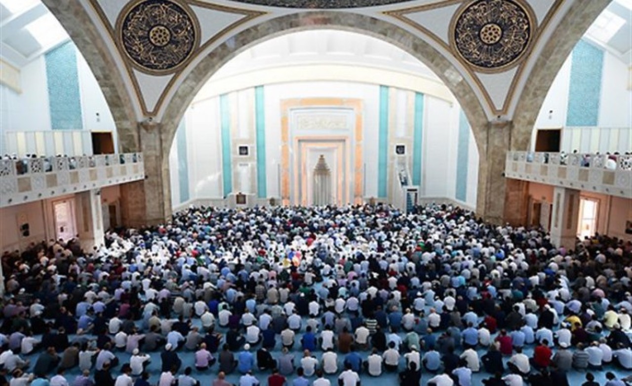 Cuma Hutbesi  Zekat ve İnfak: İslam'ın Kardeşlik Köprüsü