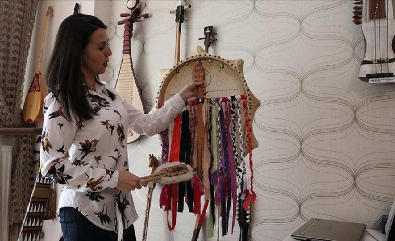 Enstrüman hayranı profesör,  30 ülkeden yaklaşık 200 müzik aleti biriktirdi