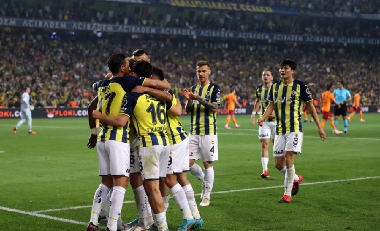 Fenerbahçe golleri sıraladı,  Galatasaray dondu kaldı!