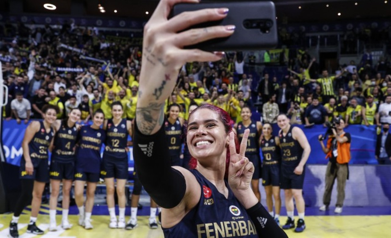 Fenerbahçe Safiport destan yazdı: Avrupa'da finalde