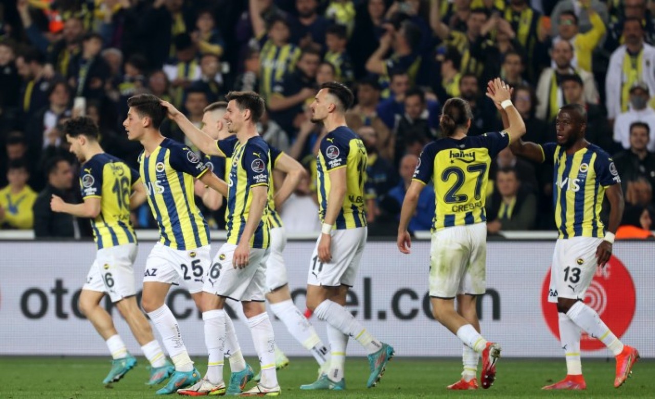 Göztepe'ye bir Serdar Aziz,  bir Arda Güler: Kim tutar Fenerbahçe'yi! 