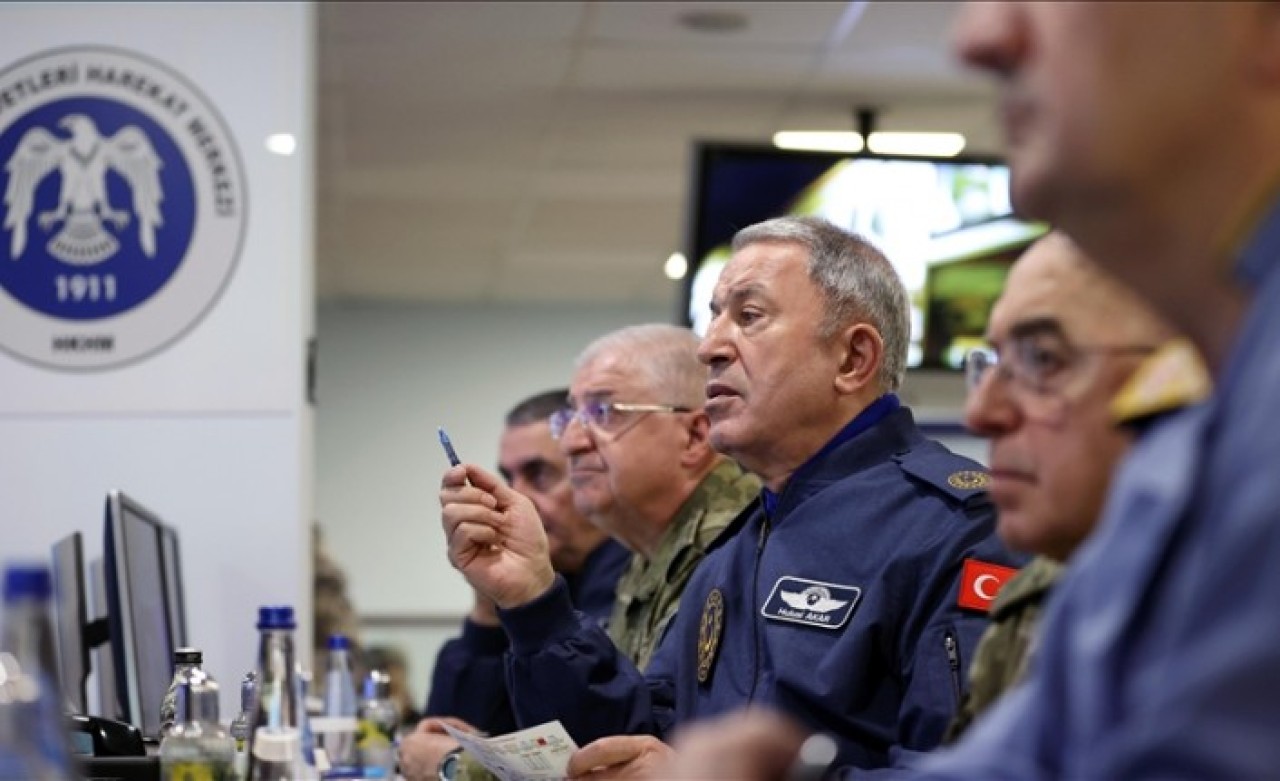 Hulusi Akar gece yarısından sonra açıkladı: Dev operasyon başladı