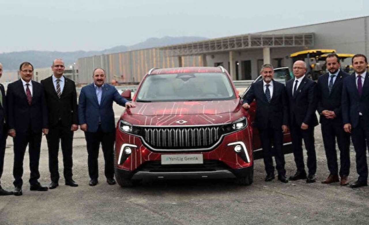 İki Bakan Togg'un direksiyonuna geçti